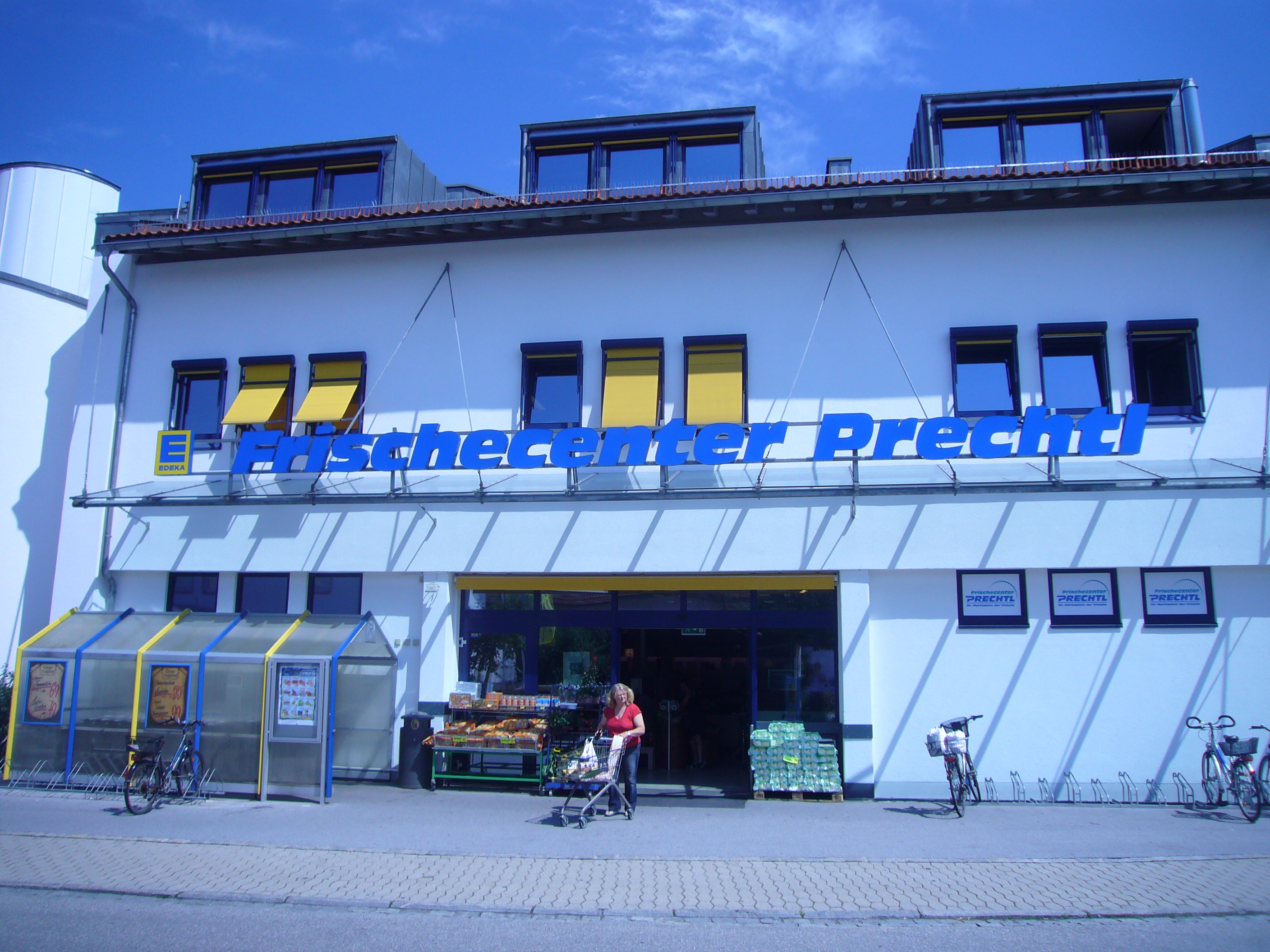 Ein neuer Prechtl Frischemarkt entsteht in Raubling mit 1000qm und der ehemalige Frischemarkt wird zum Getränkemarkt umgebaut