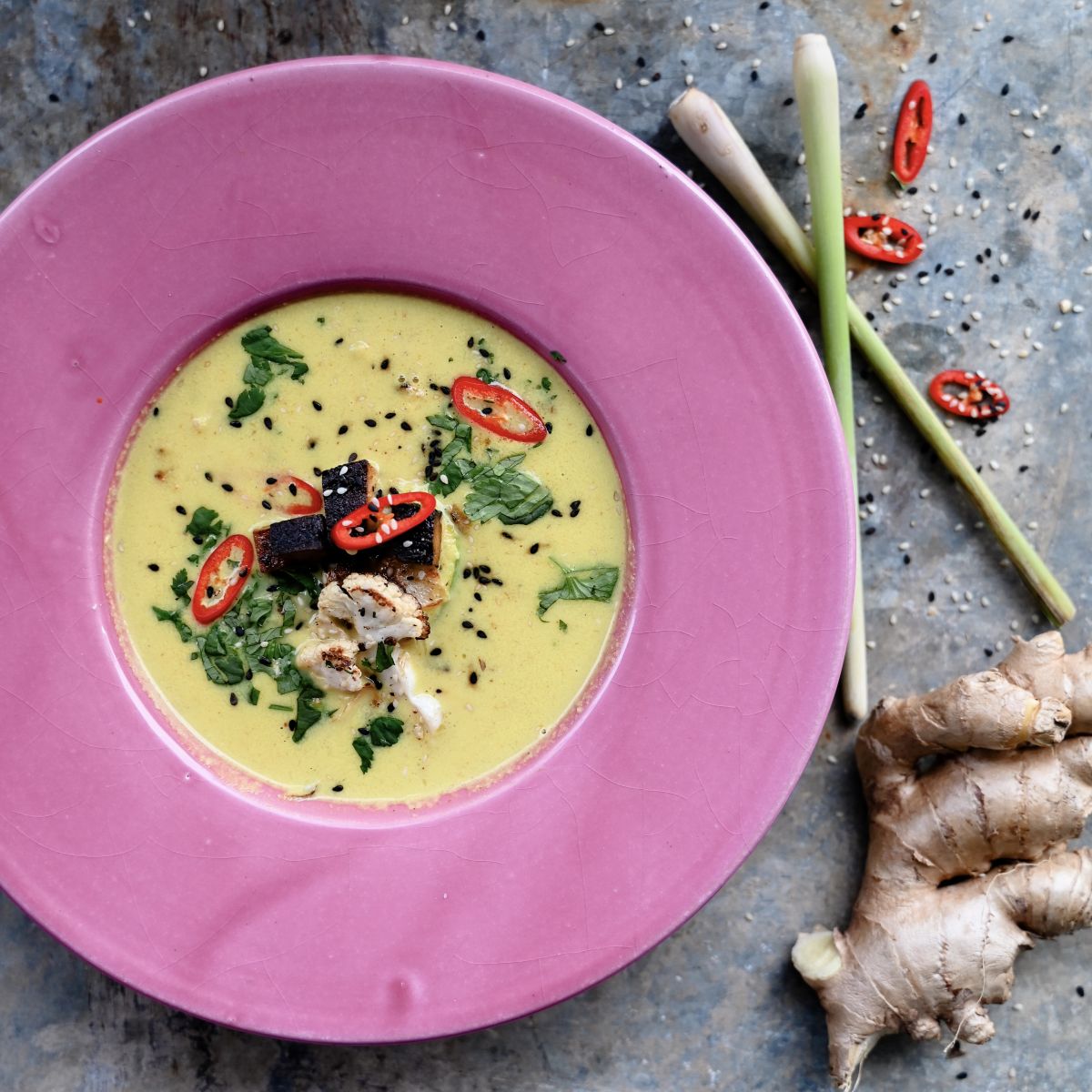 Blumenkohl Suppe vom gerösteten Blumenkohl